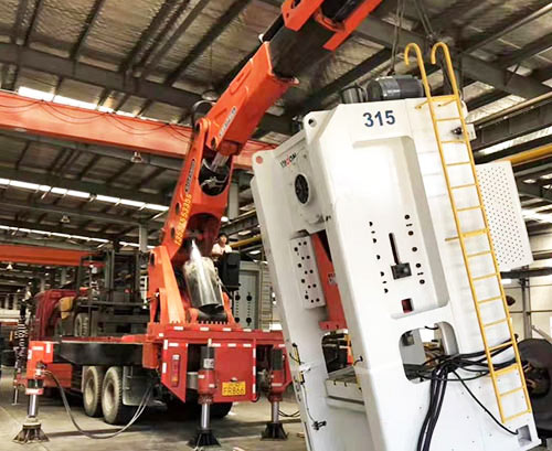 什玲镇附近随车吊出租，轻松解决运输难题